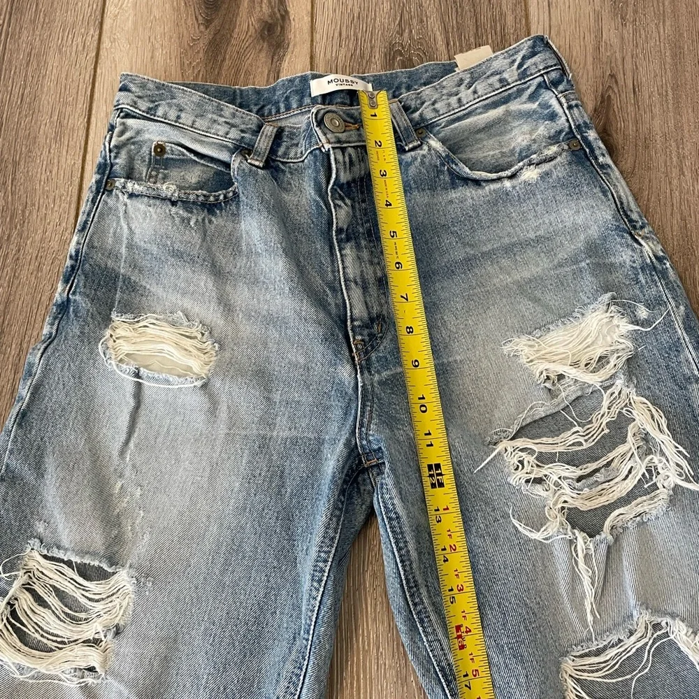 Moussy Vintage Japanese Denim Distressed Jeans
Size 29 High Rise Straight - Picture 7 of 9